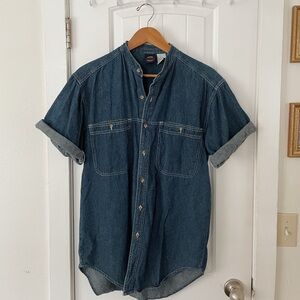 Men's Size S 100% cotton Dry Goods Saugatuck Company LTD Denim Button Up Shirt